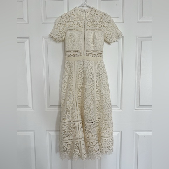 NWT Self Portrait Ivory Floral Guipure Midi Dress - US 0 - Picture 3 of 7